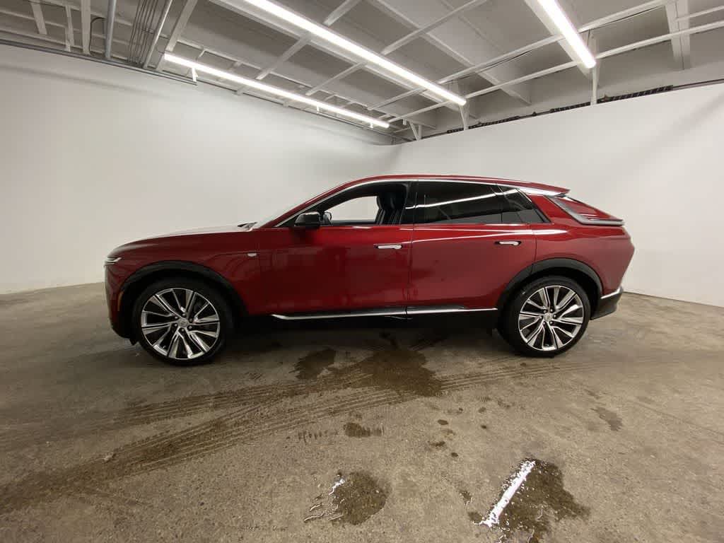 2024 Cadillac LYRIQ Luxury 3
