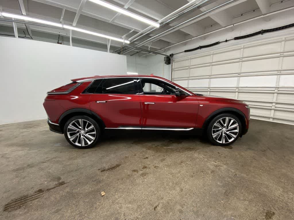 2024 Cadillac LYRIQ Luxury 3