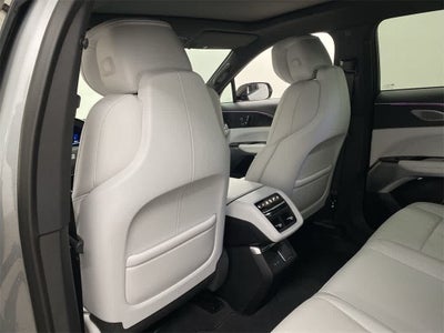 2024 Cadillac LYRIQ Luxury 3