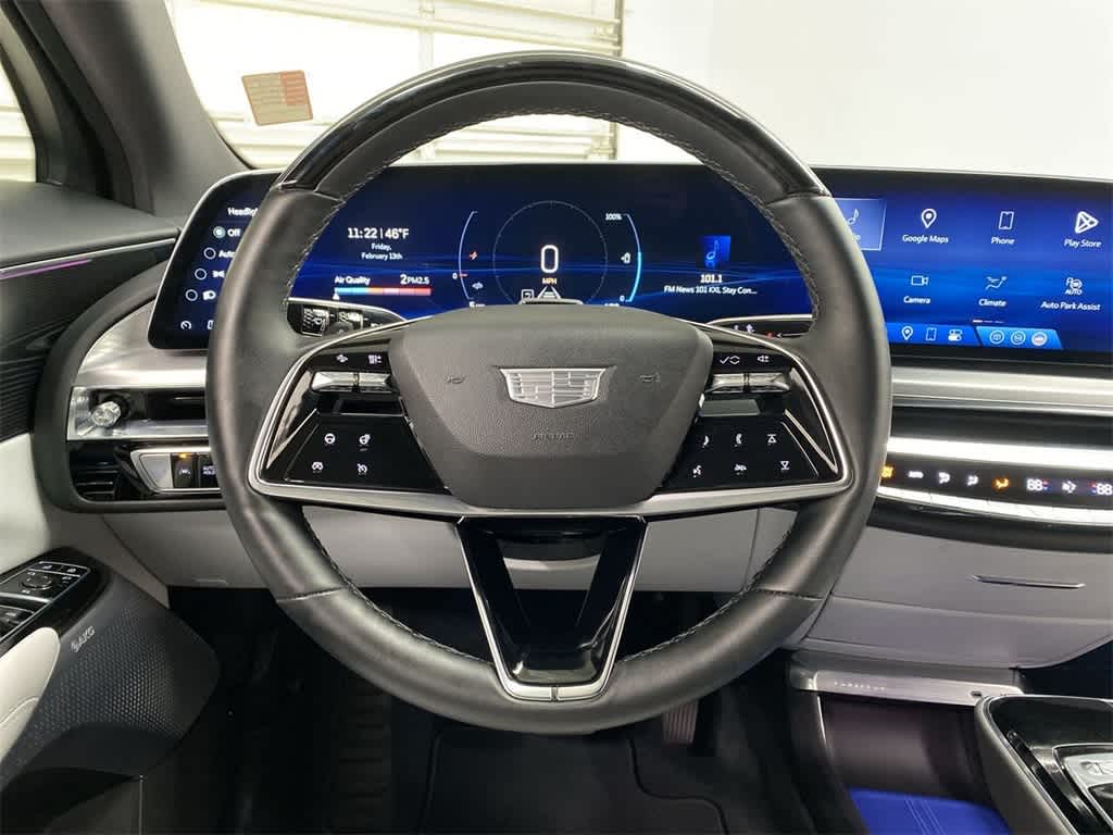 2024 Cadillac LYRIQ Luxury 3