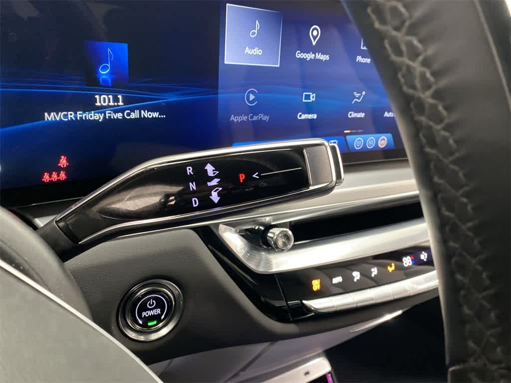 2024 Cadillac LYRIQ Luxury 3