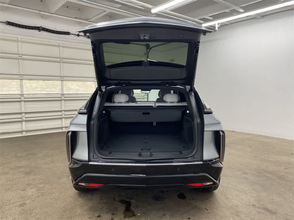 2024 Cadillac LYRIQ Luxury 3