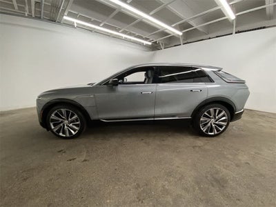 2024 Cadillac LYRIQ Luxury 3