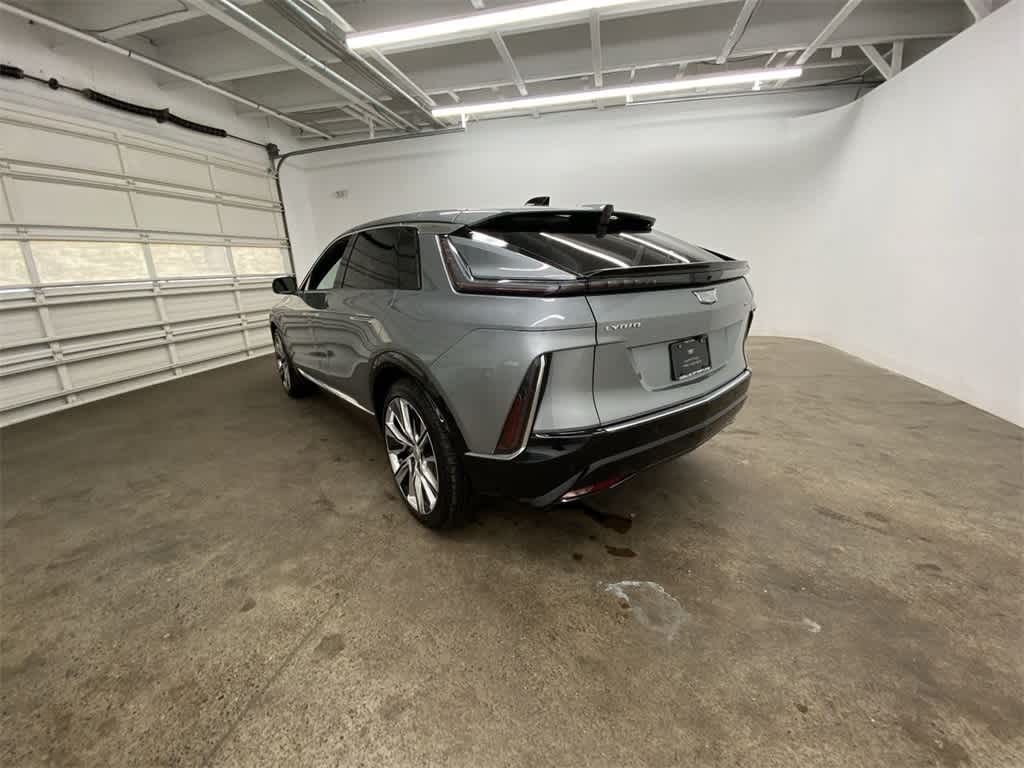 2024 Cadillac LYRIQ Luxury 3