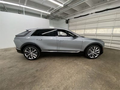 2024 Cadillac LYRIQ Luxury 3