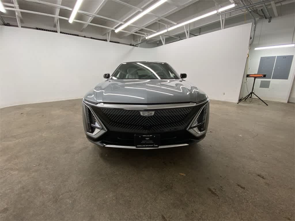 2024 Cadillac LYRIQ Luxury 3