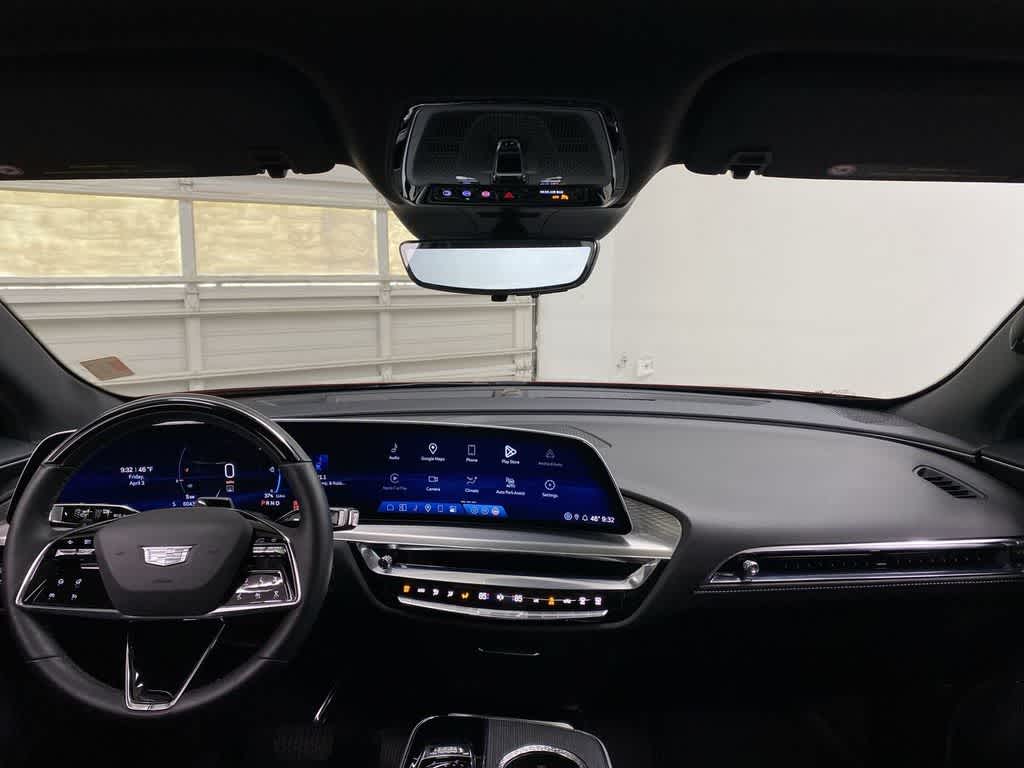 2024 Cadillac LYRIQ Luxury 3