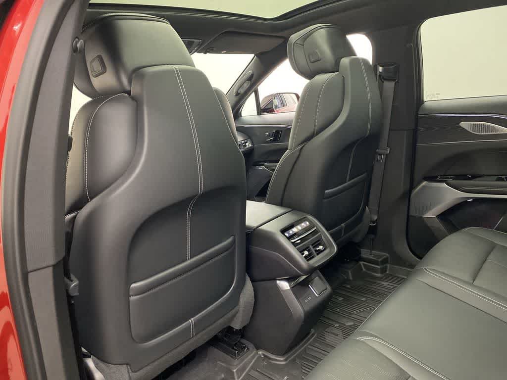 2024 Cadillac LYRIQ Luxury 3