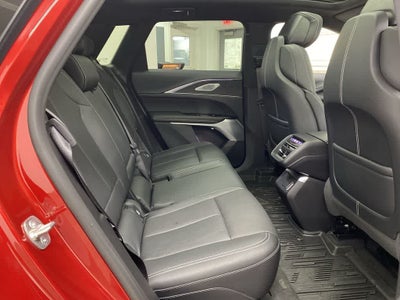 2024 Cadillac LYRIQ Luxury 3