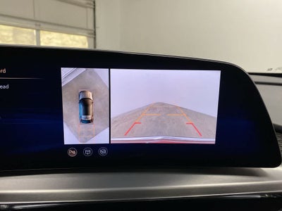 2024 Cadillac LYRIQ Luxury 3