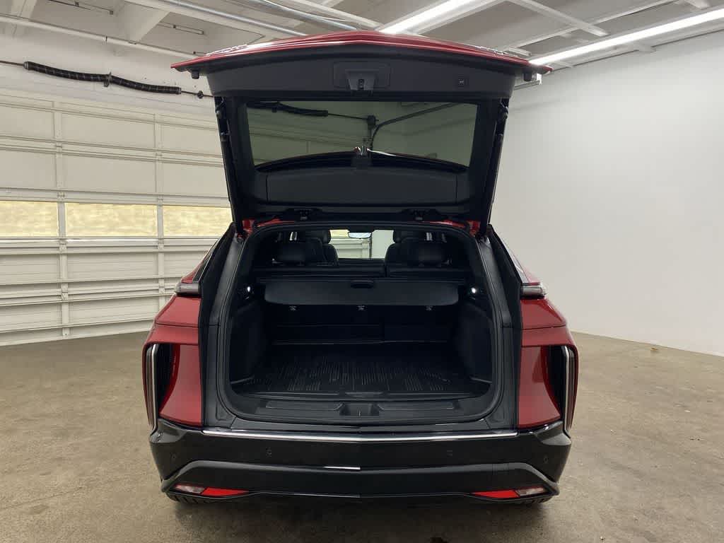 2024 Cadillac LYRIQ Luxury 3