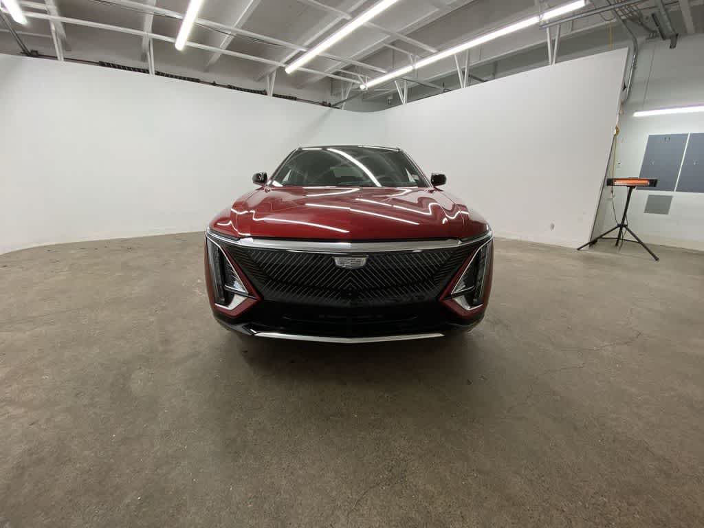 2024 Cadillac LYRIQ Luxury 3