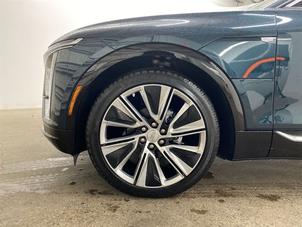 2025 Cadillac LYRIQ Luxury 3