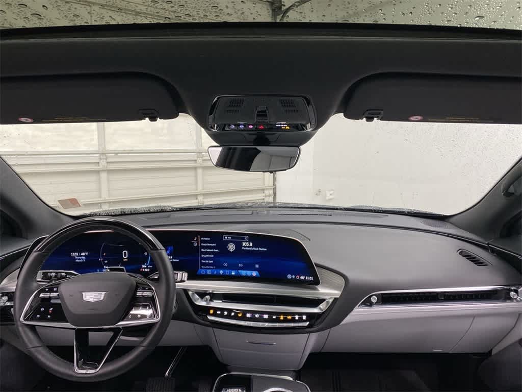 2025 Cadillac LYRIQ Luxury 3