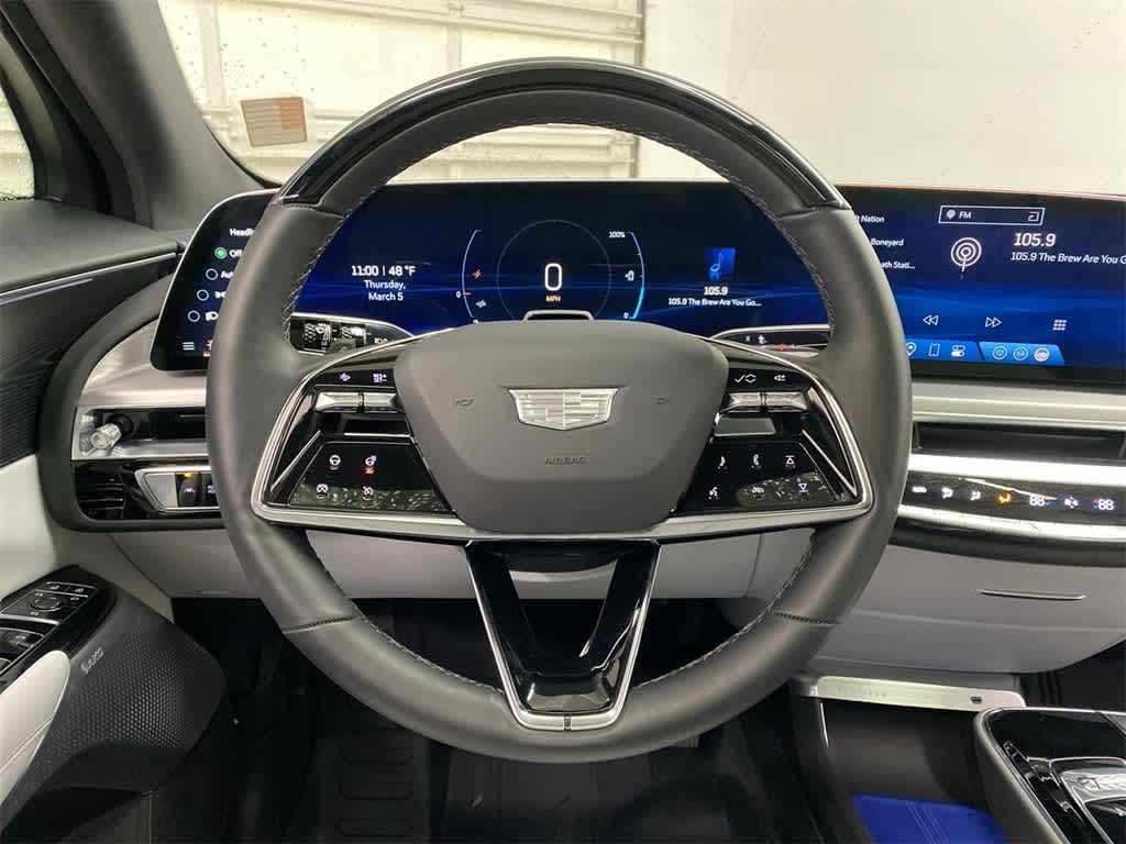 2025 Cadillac LYRIQ Luxury 3