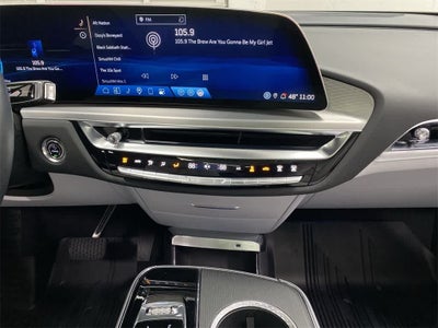 2025 Cadillac LYRIQ Luxury 3