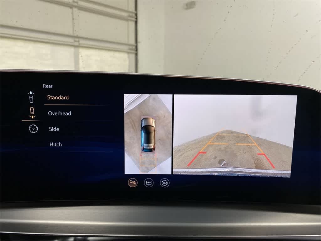 2025 Cadillac LYRIQ Luxury 3