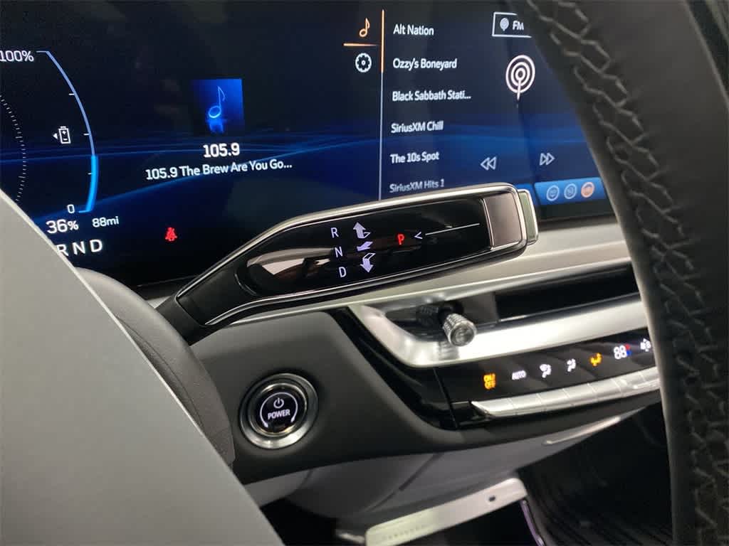 2025 Cadillac LYRIQ Luxury 3