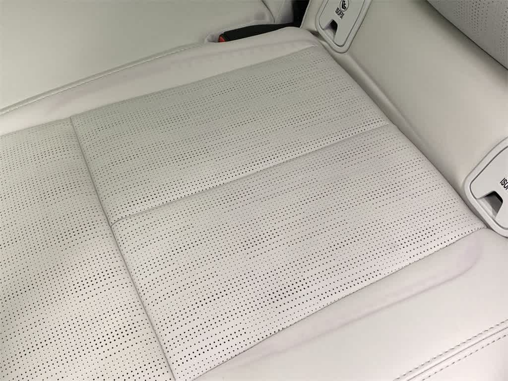 2025 Cadillac LYRIQ Luxury 3