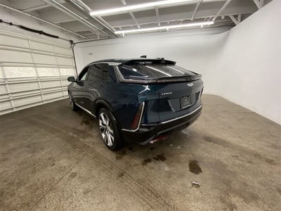 2025 Cadillac LYRIQ Luxury 3