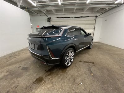 2025 Cadillac LYRIQ Luxury 3