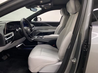 2025 Cadillac LYRIQ Luxury 3