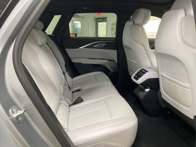 2025 Cadillac LYRIQ Luxury 3