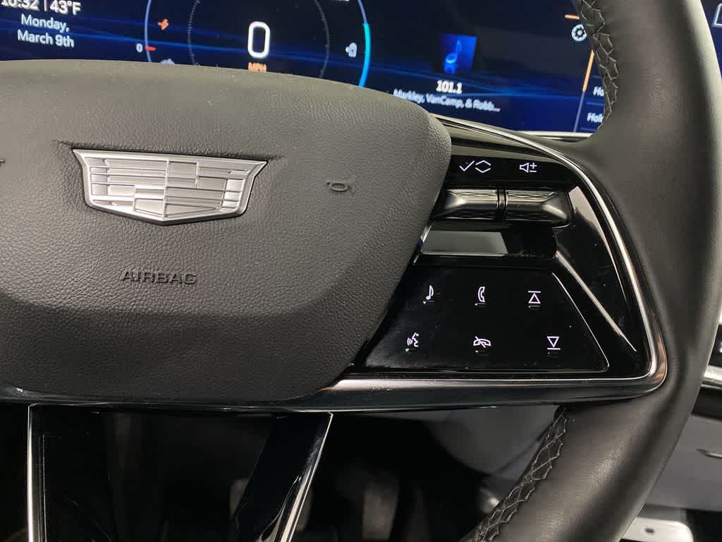 2025 Cadillac LYRIQ Luxury 3