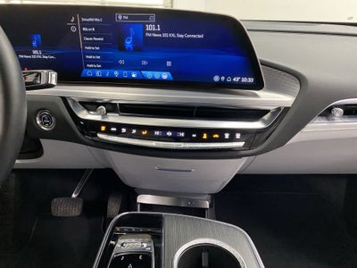 2025 Cadillac LYRIQ Luxury 3