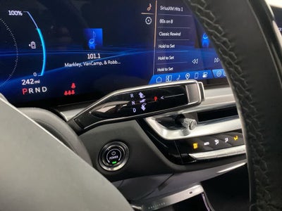 2025 Cadillac LYRIQ Luxury 3