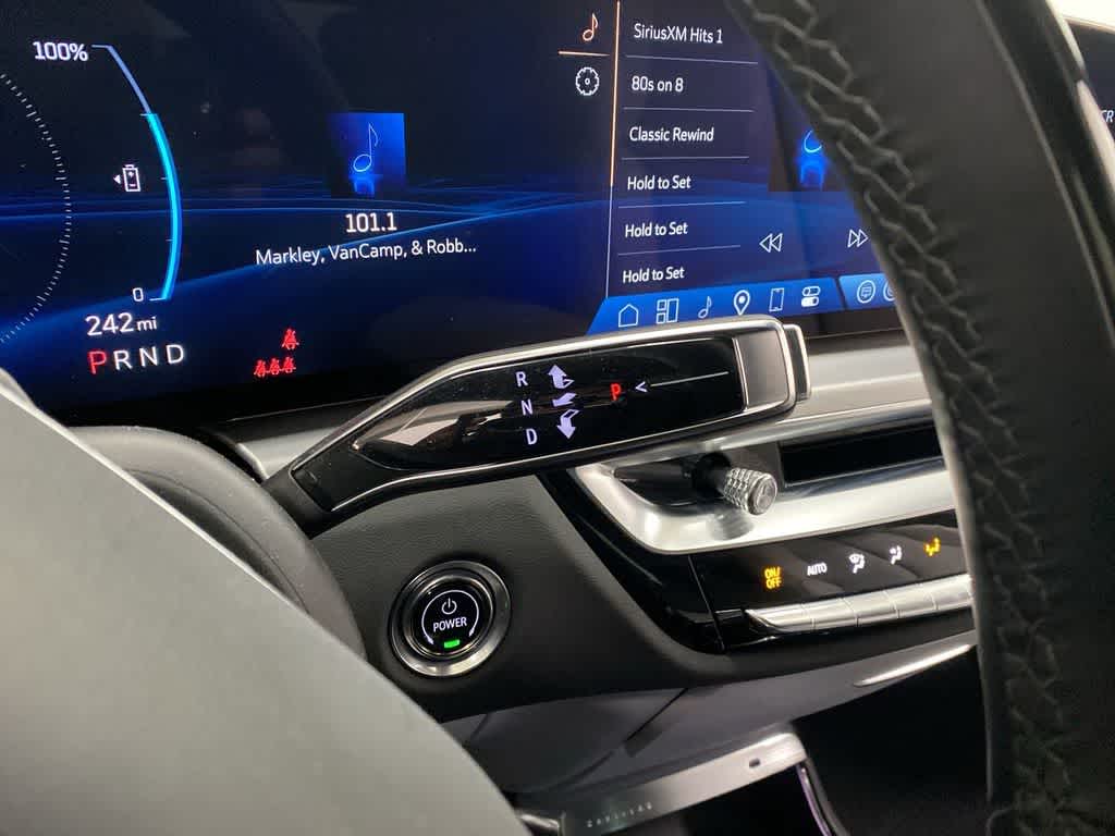 2025 Cadillac LYRIQ Luxury 3