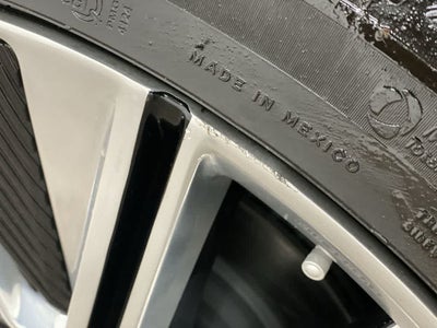 2025 Cadillac LYRIQ Luxury 3