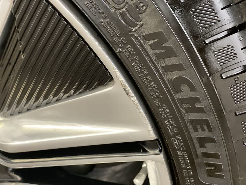 2025 Cadillac LYRIQ Luxury 3