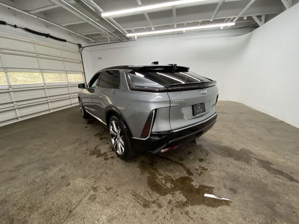 2025 Cadillac LYRIQ Luxury 3