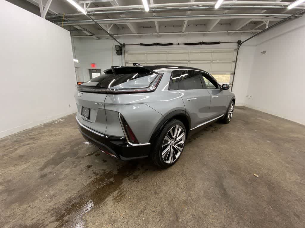 2025 Cadillac LYRIQ Luxury 3