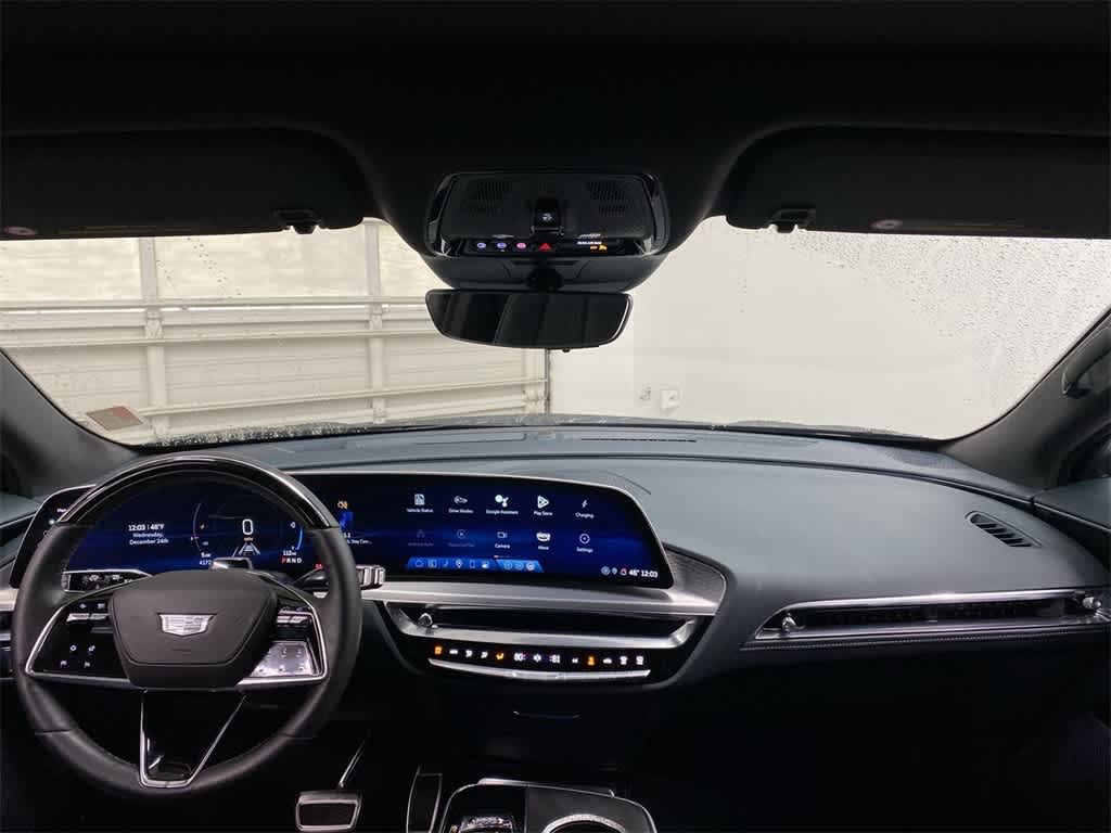 2025 Cadillac LYRIQ Luxury 3