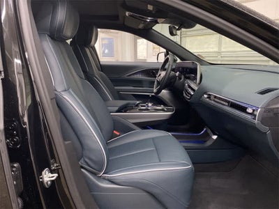 2025 Cadillac LYRIQ Luxury 3