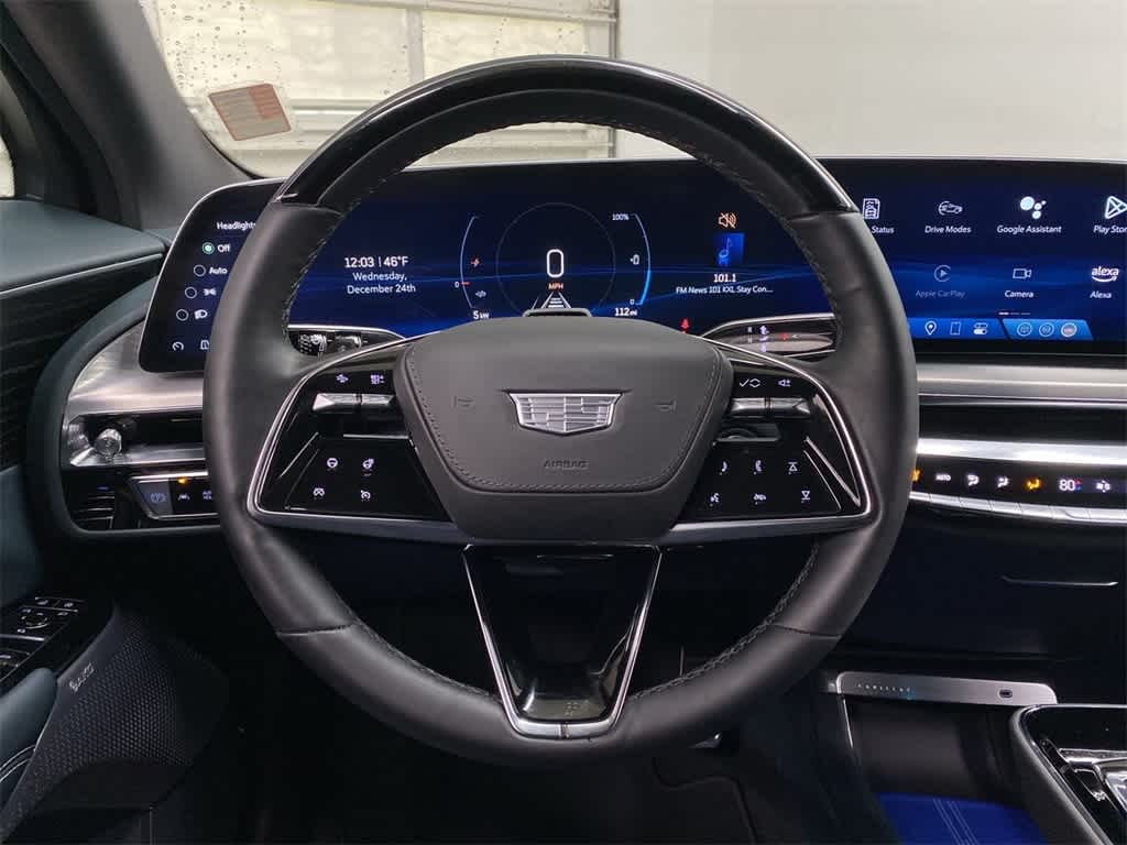 2025 Cadillac LYRIQ Luxury 3