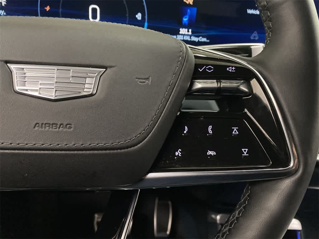 2025 Cadillac LYRIQ Luxury 3