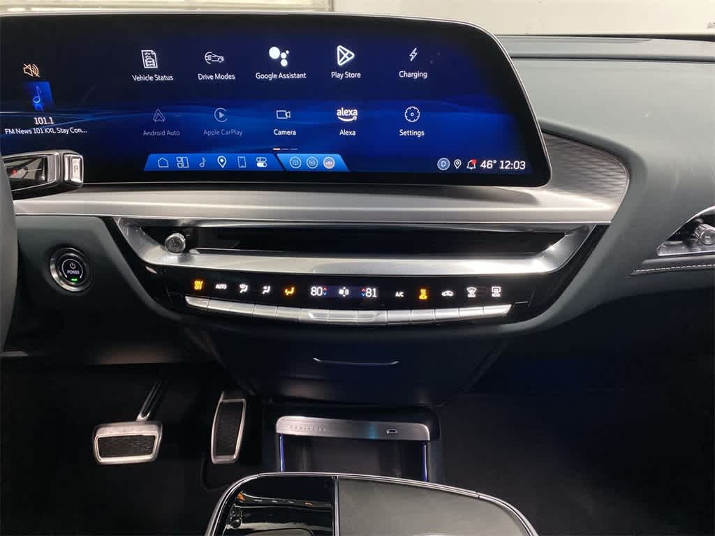 2025 Cadillac LYRIQ Luxury 3