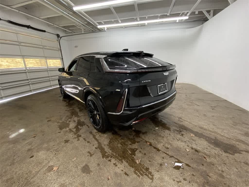 2025 Cadillac LYRIQ Luxury 3