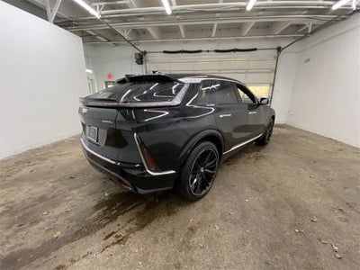 2025 Cadillac LYRIQ Luxury 3