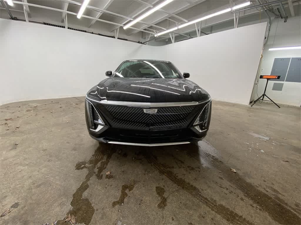 2025 Cadillac LYRIQ Luxury 3