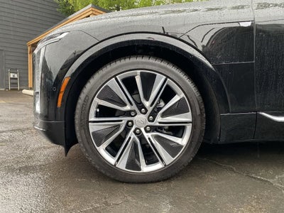 2025 Cadillac LYRIQ Luxury 3
