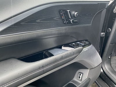2025 Cadillac LYRIQ Luxury 3