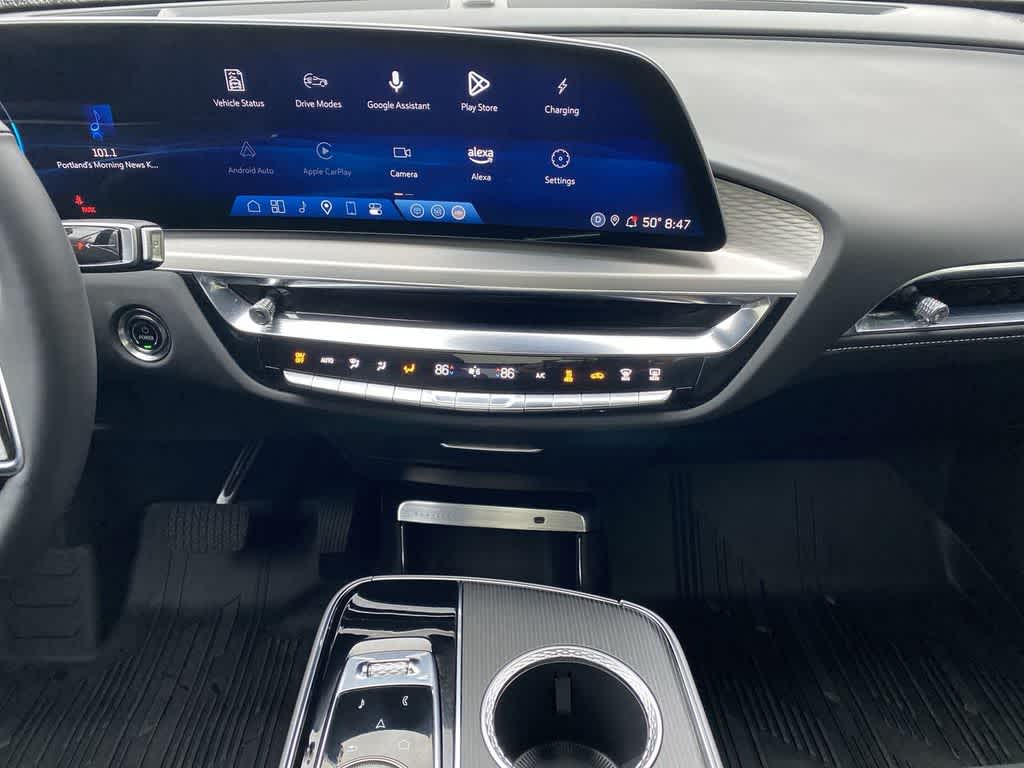 2025 Cadillac LYRIQ Luxury 3