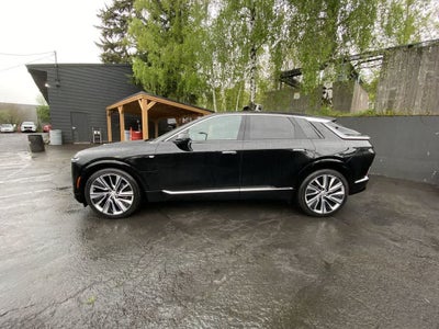 2025 Cadillac LYRIQ Luxury 3