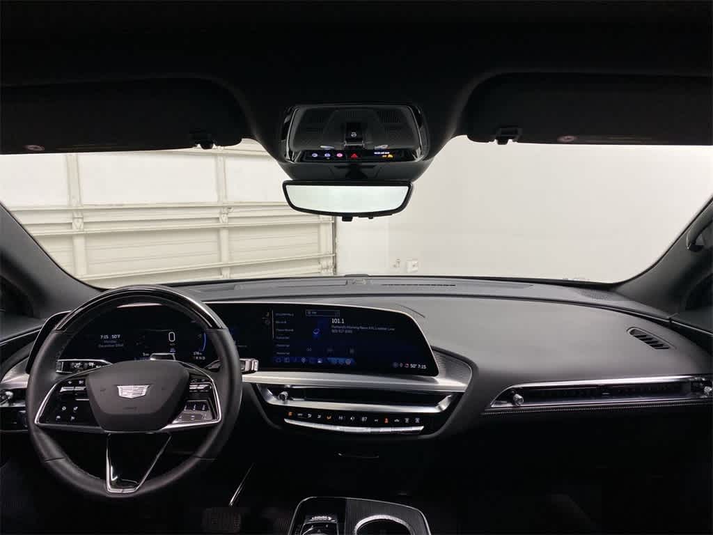 2025 Cadillac LYRIQ Luxury 3