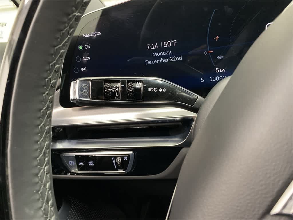 2025 Cadillac LYRIQ Luxury 3