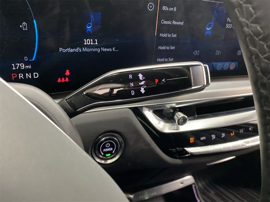 2025 Cadillac LYRIQ Luxury 3